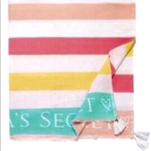 NWT Victoria’s Secret Beach Blanket ☀️ - Picture 1 of 3